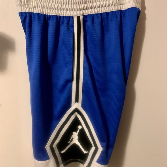 Jordan Diamond Shorts - Picture 2 of 3